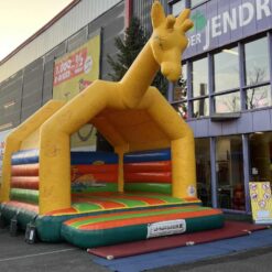 Eyecatcher Hüpfburg Giraffe - die imposannte Hüpfburg