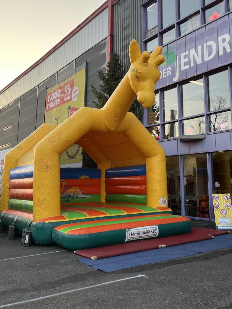 Eyecatcher Hüpfburg Giraffe P-L - die Imposante Hüpfburg 3 Eyecatcher Hüpfburg Giraffe - die imposannte Hüpfburg