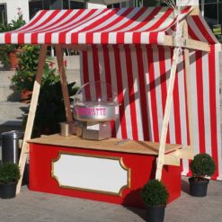 Nostalgie Stand aus Holz mit Zuckerwatte Maschine